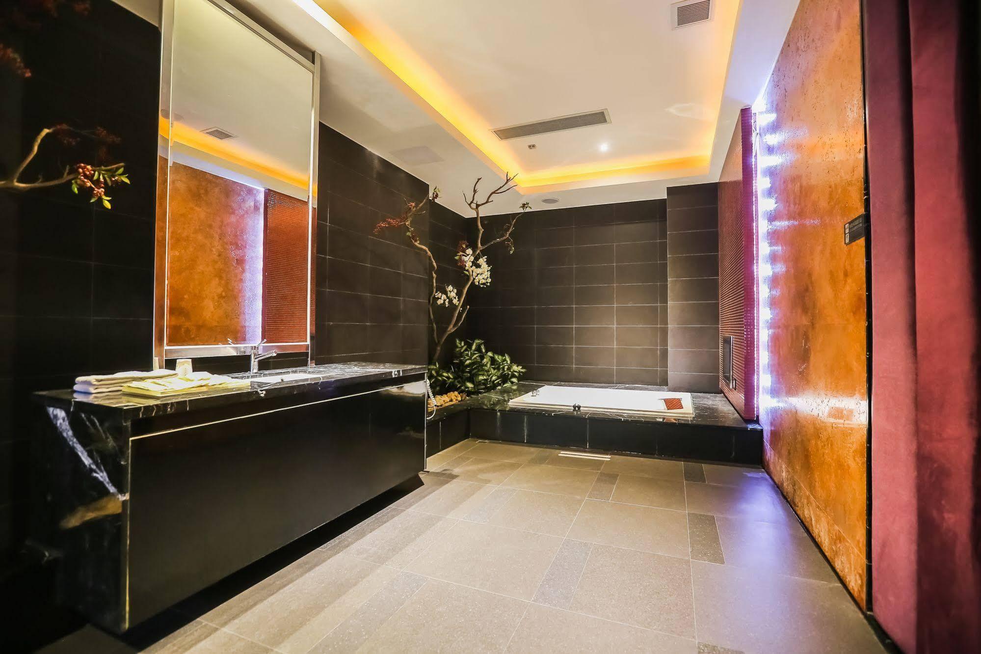 Ohya Chain Boutique Motel Таоюань Екстер'єр фото